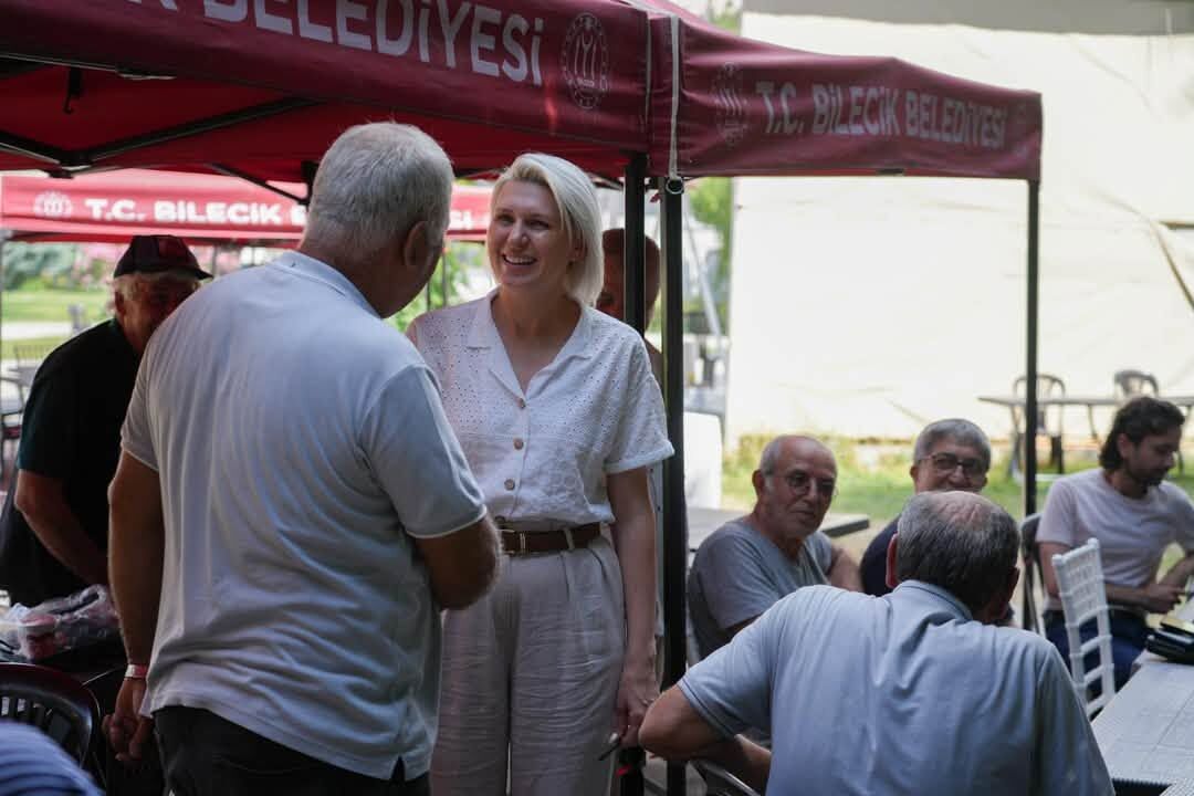 Yıllar Ayıramadı, Aynı Sofrada Buluştular! 16811