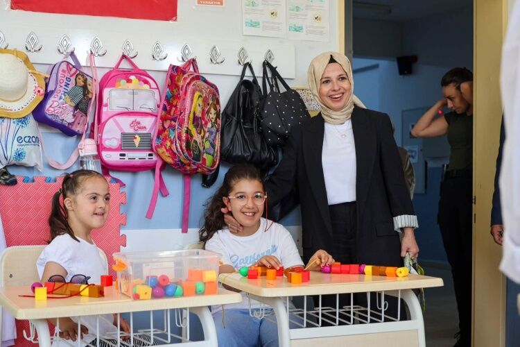 Zeynep Sözer’den Özel Eğitim Öğrencilerine Ziyaret 17524