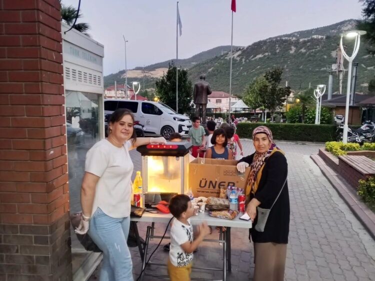 Bayırköyde Yaz Akşamı Yeşilçam Nostaljisi Yaşandı 17761