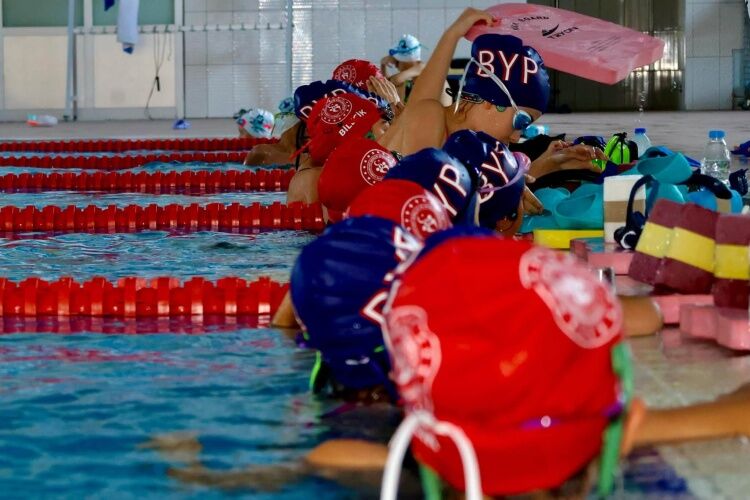 Bilecikte Çocuklar Yaz Tatilini Yüzme Öğrenerek Geçiriyor 17680