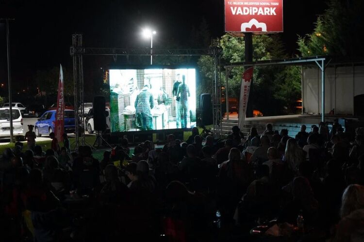 Bilecikte Vadipark Sinema Geceleri Sürüyor 17676