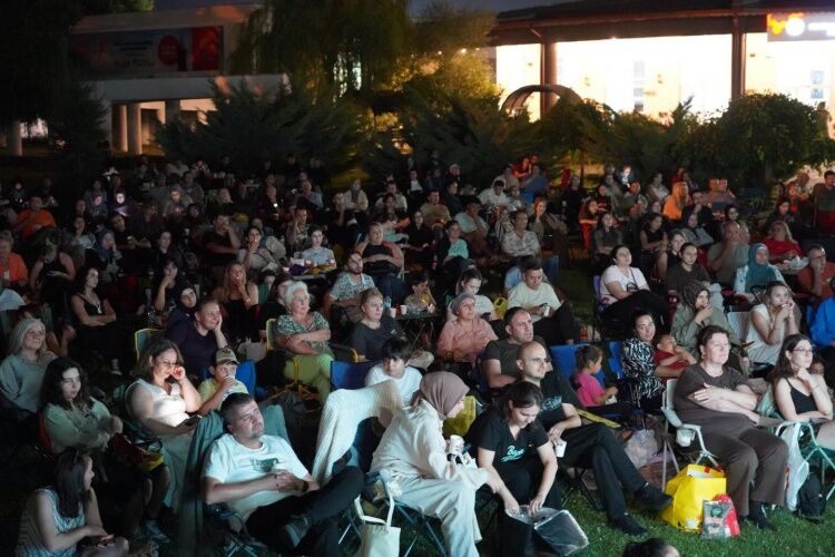 Bilecikte Vadipark Sinema Geceleri Sürüyor 17677