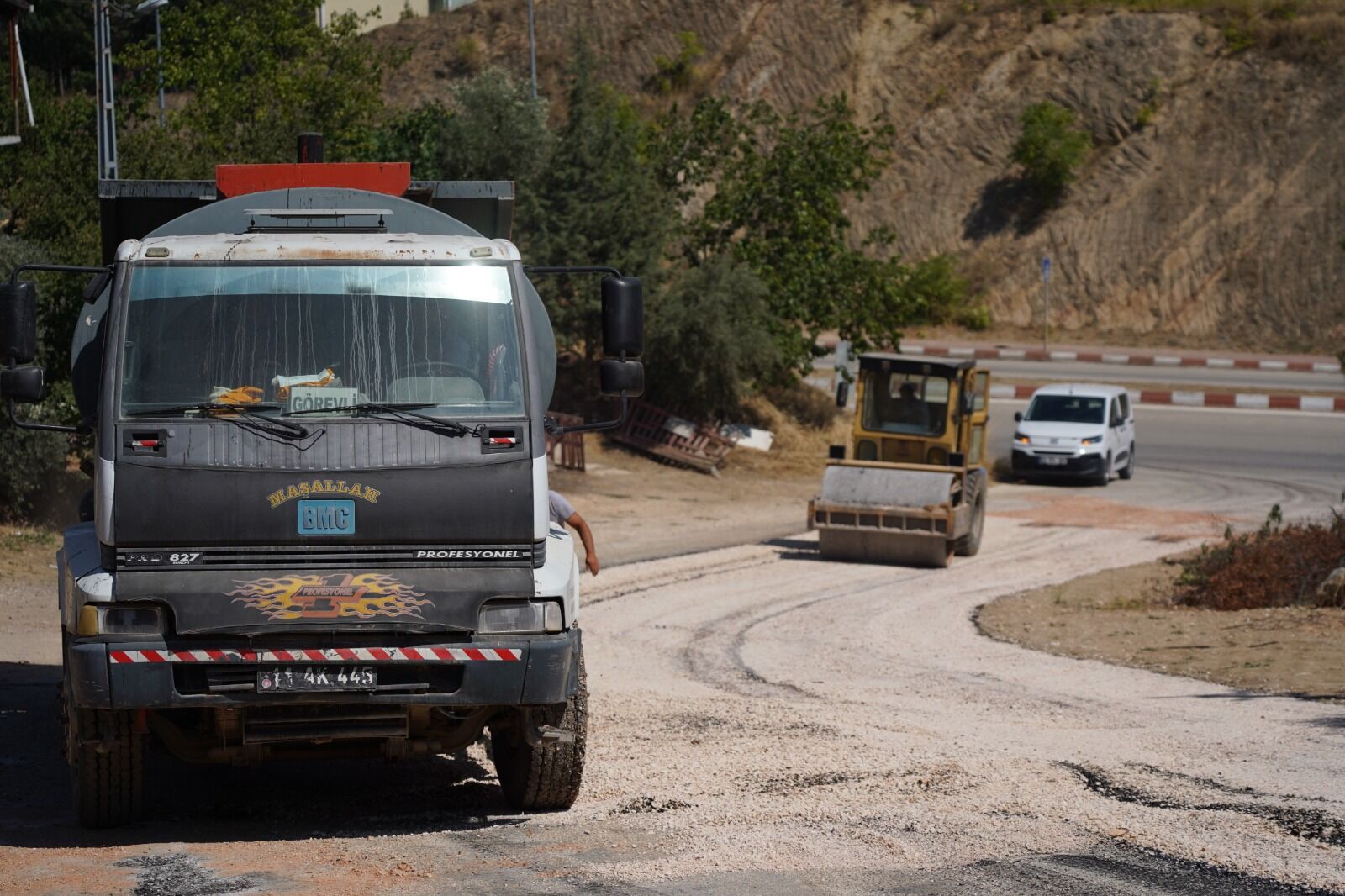 Bilecik’te Yeni Yollar Ulaşıma Açılıyor, Kaldırımlar Yenileniyor 18207