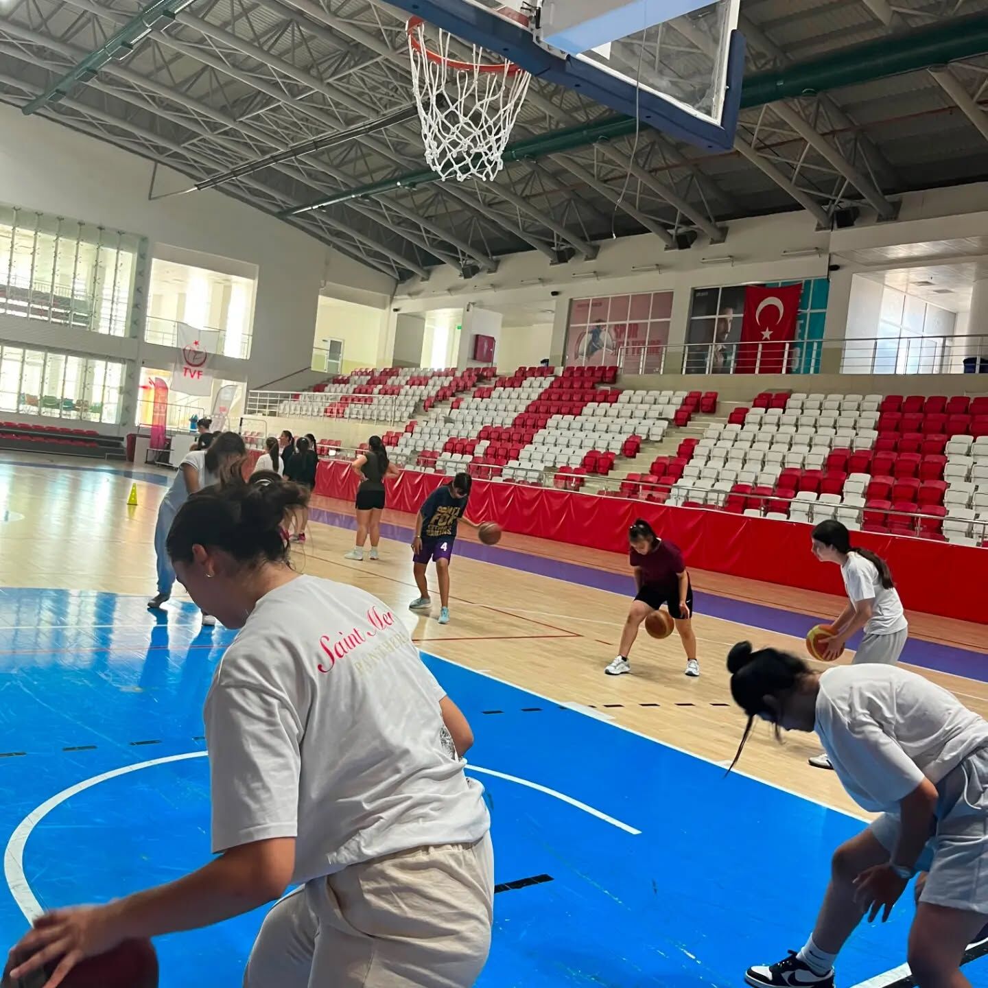 Bozüyükte Çocuklar Basketbol Ile Gelişiyor 17715