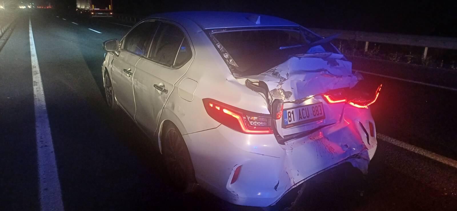 Çekici Otomobile Arkadan Çarptı 3 Yaralı 18212