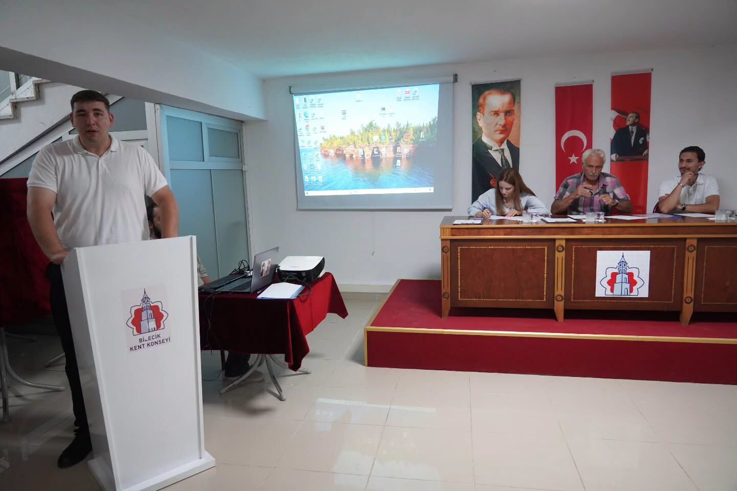 Gençlik Meclisi’nde Yeni Başkan Karlıdağ 18554