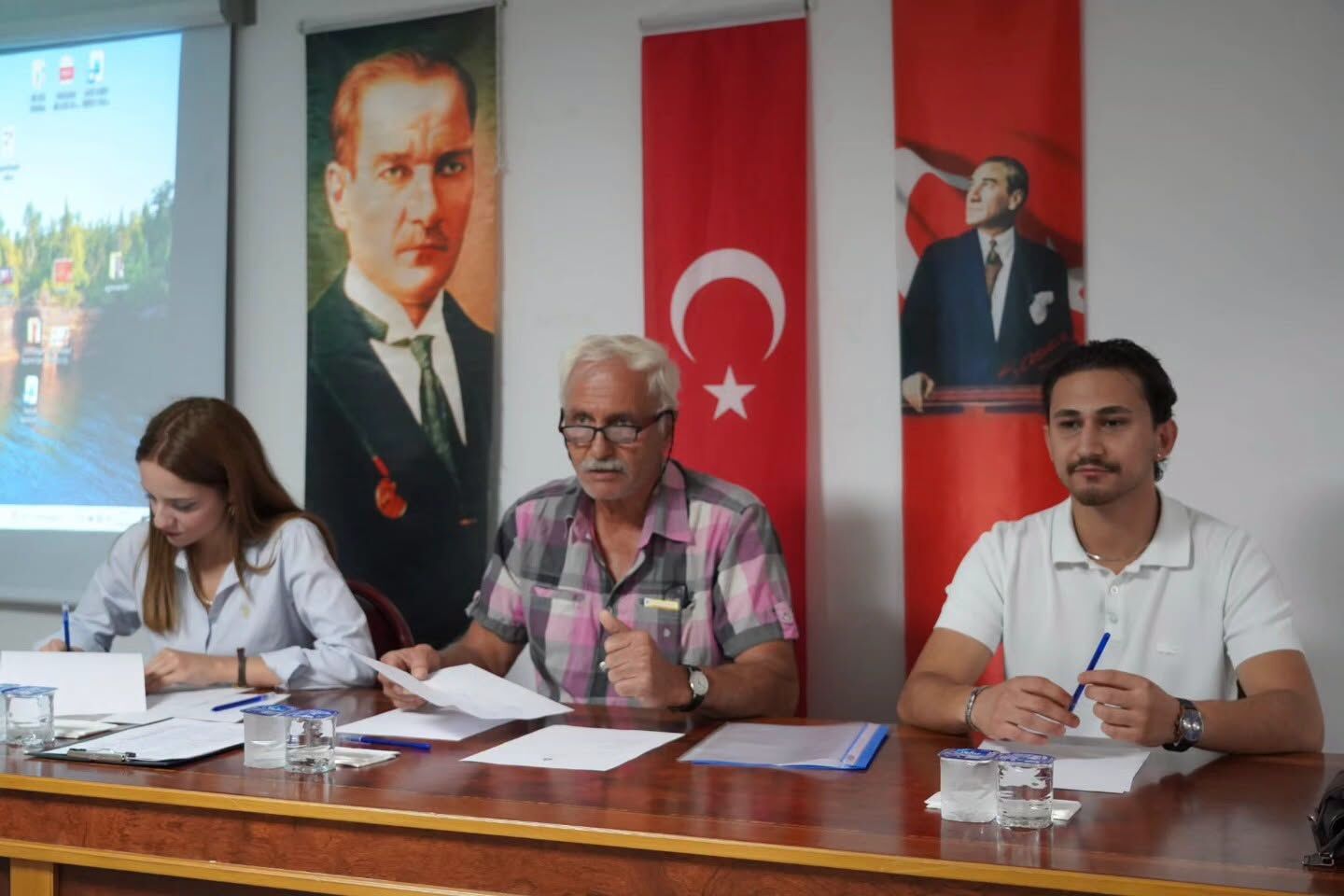 Gençlik Meclisi’nde Yeni Başkan Karlıdağ 18555
