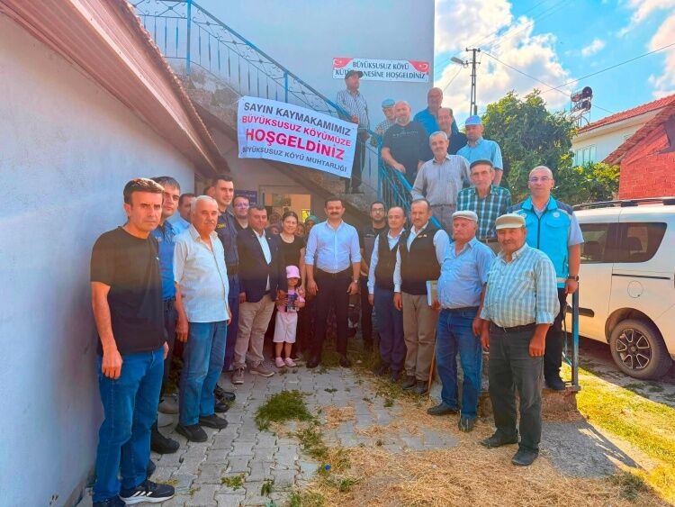 Kaymakam Titiz Köylerde Çiftçilerin Taleplerini Yerinde Dinledi 17817