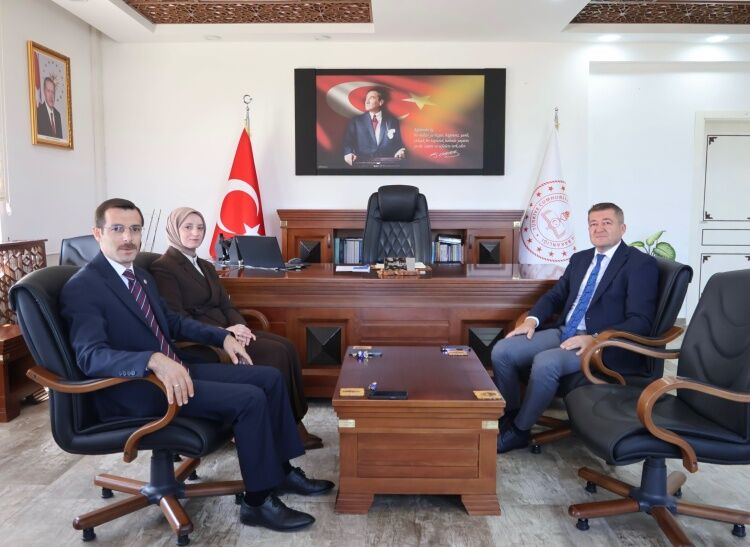 Kaymakamlardan İl Millî Eğitim Müdürü Şimşek’e Ziyaret 18130