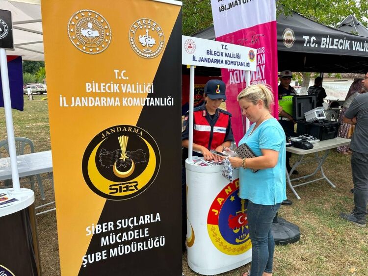 Kınık Çömlek Festivali’nde Kadınlara Kades Bilgilendirmesi 18071