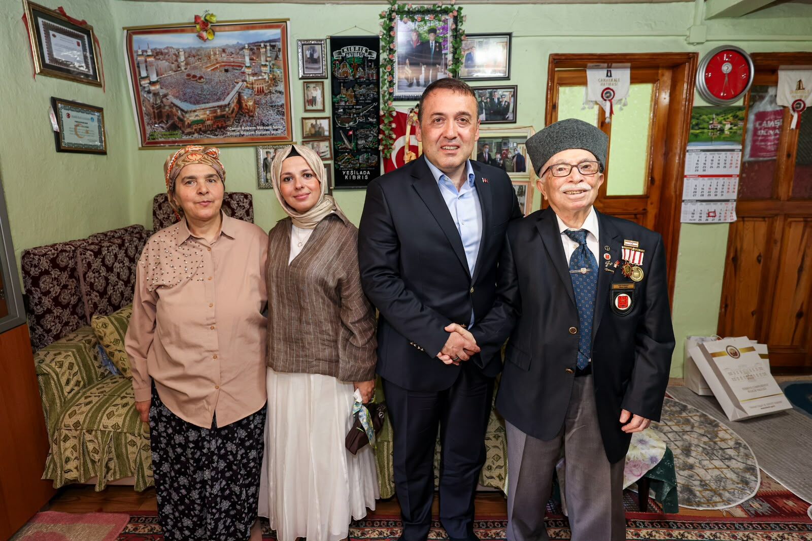 Vali Sözerden Kıbrıs Gazilerine Vefa Ziyareti 17746