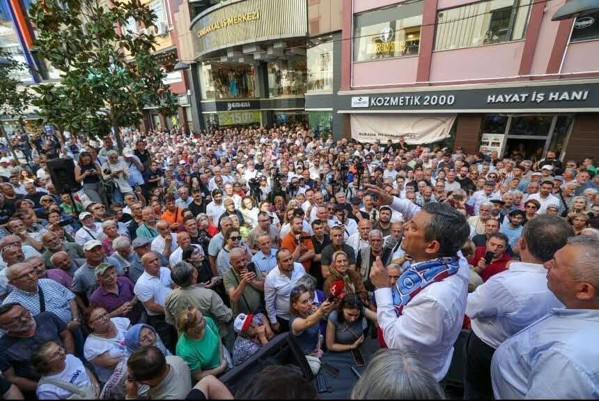 Yaşar Tüzün Türkiye Yeni̇ Parti Diyor 18245