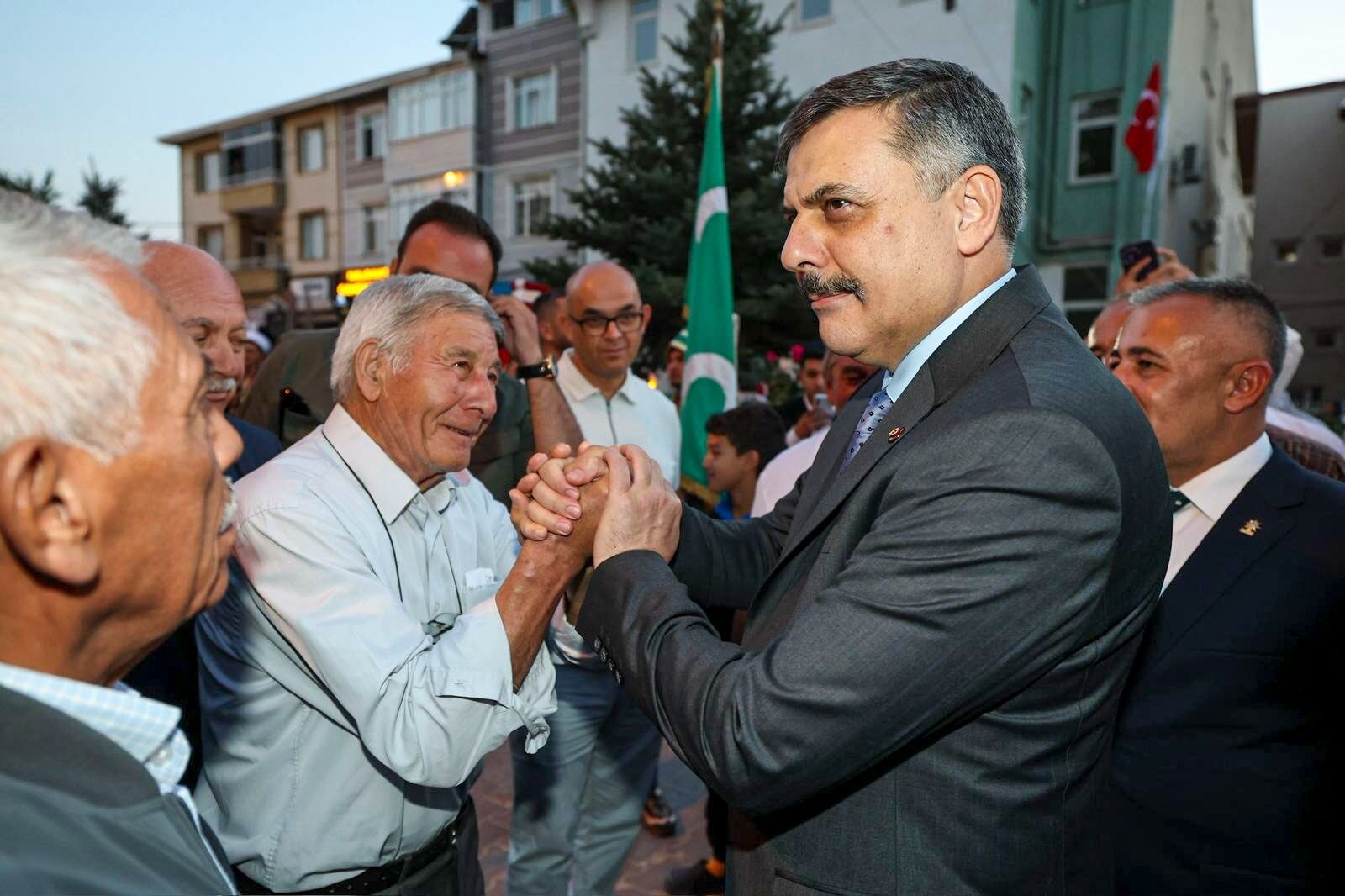 28 Yıl Sonra Yenipazar’a Bakan Olarak Döndü 18846