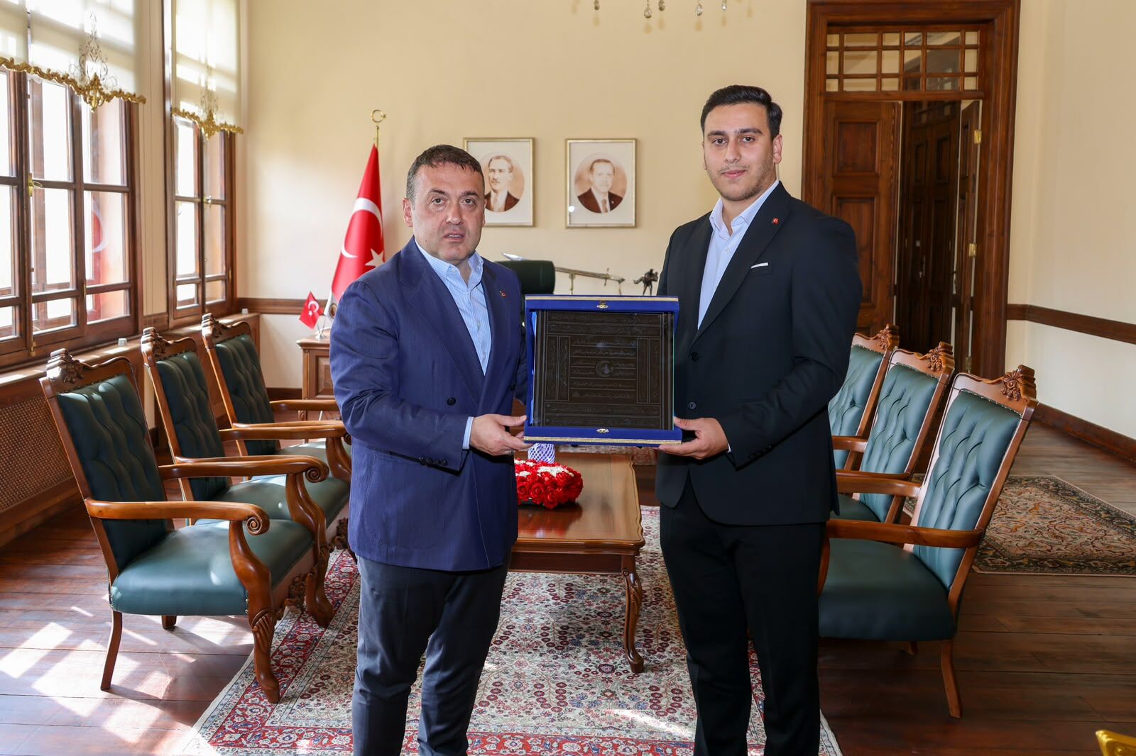 Ahilik Sancağı Bilecik’te Vali Sözer’e Takdim Edildi 19814
