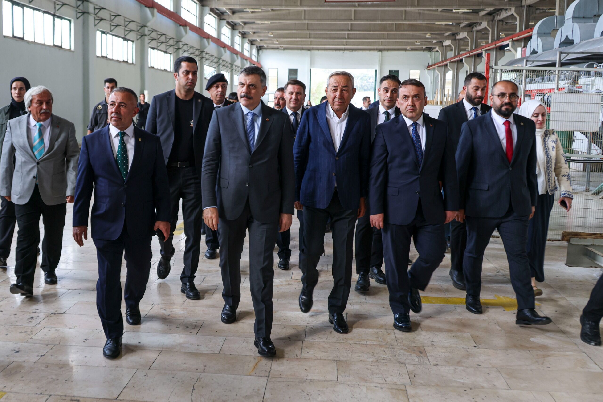Bakan Çiftçi, Bilecik’in Başarılı İş İnsanı Özen’i Ziyaret Etti 18836