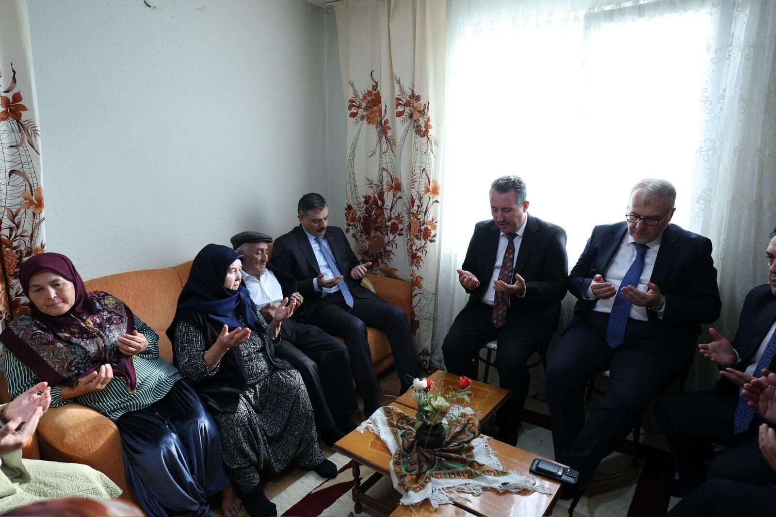 Bakan Çiftçi’den Şehit Ailesine Vefa Ziyareti 18826