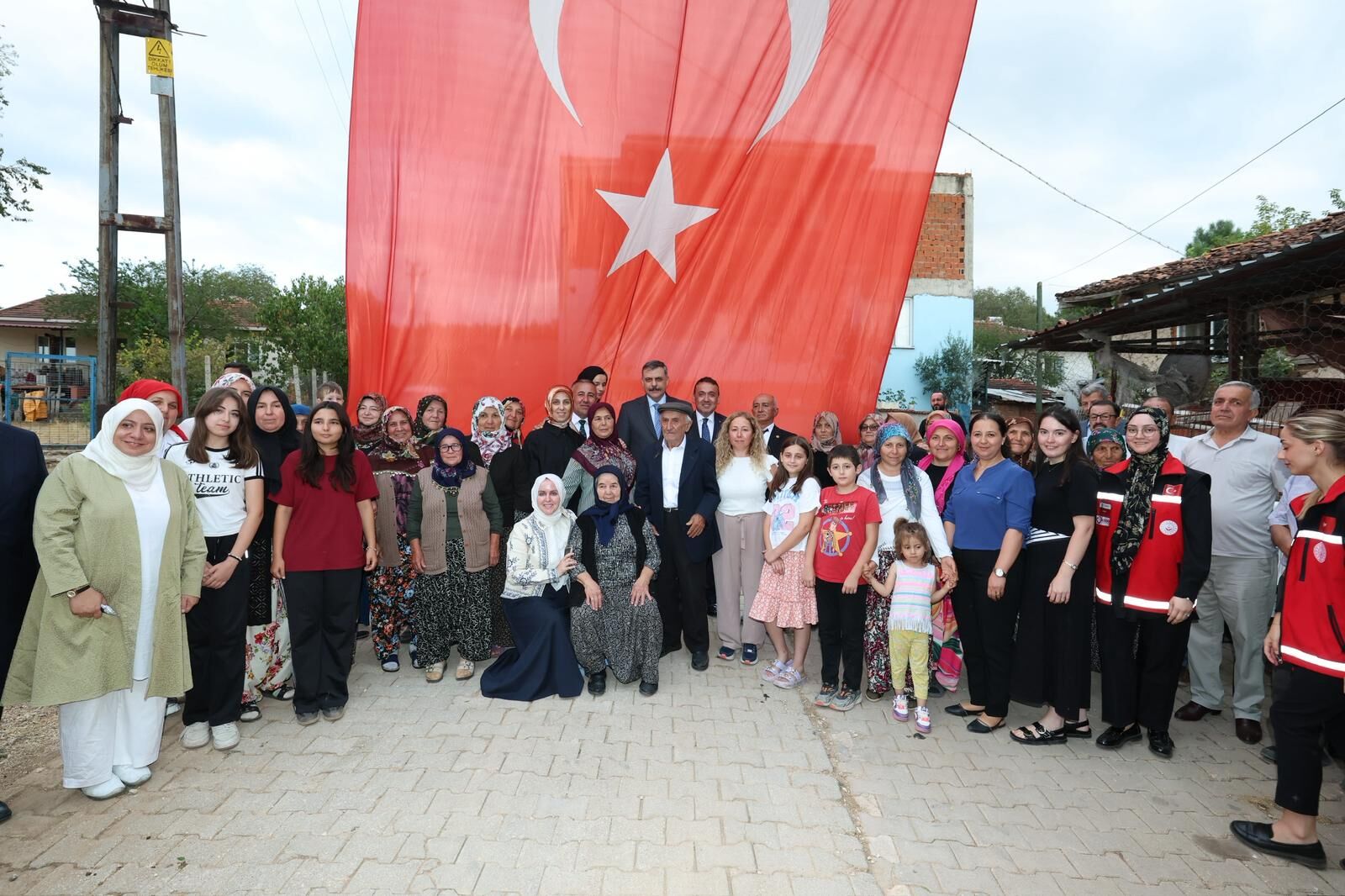 Bakan Çiftçi’den Şehit Ailesine Vefa Ziyareti 18827