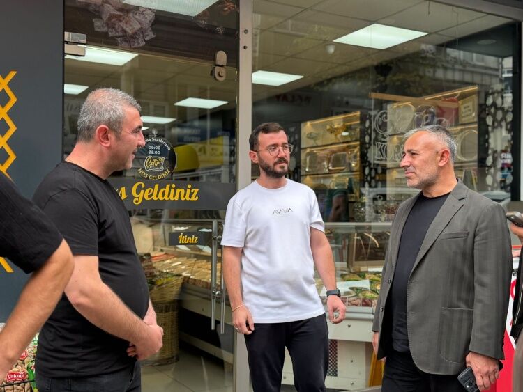 Başkan Yıldırım Çarşıda Esnafın Gönlüne Dokundu