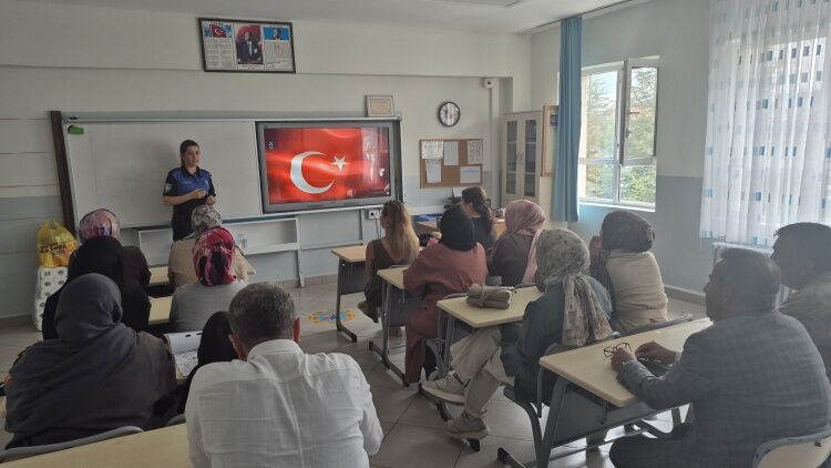Bilecik’te 57 Veliye Çocuk Güvenliği Eğitimi 19623