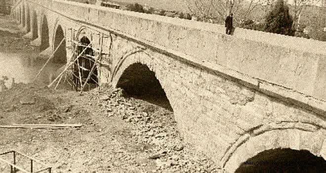 Bilecikte Bir Köprünün Ardında Kalan Zaman 19702
