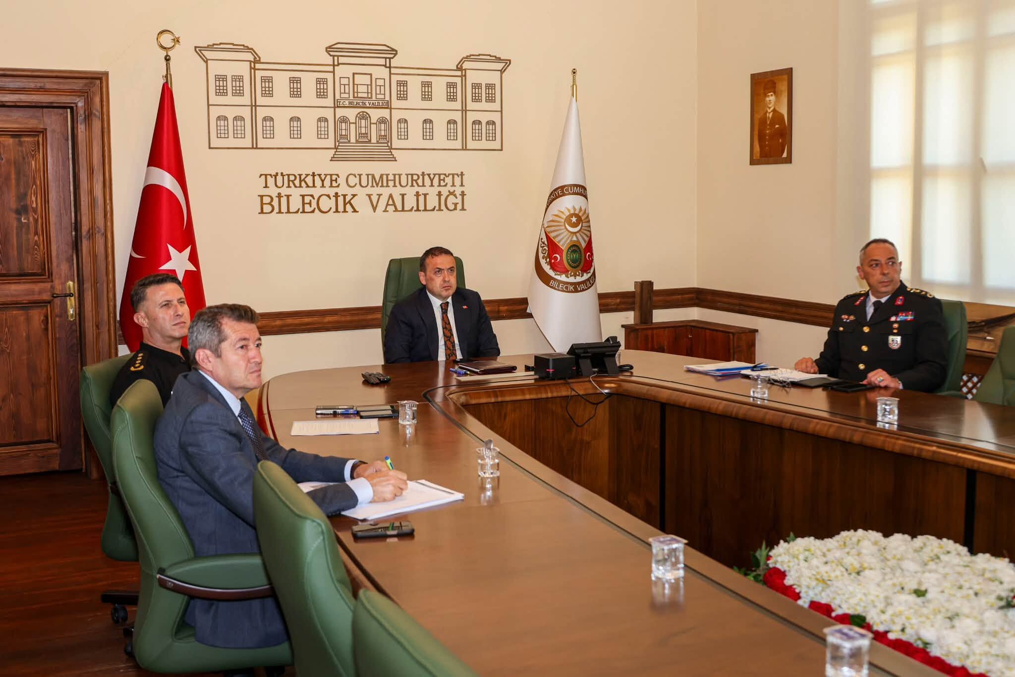 Bilecik’te Okullar İçin Güvenlik Zirvesi Vali Sözer Toplantıya Katıldı 19532