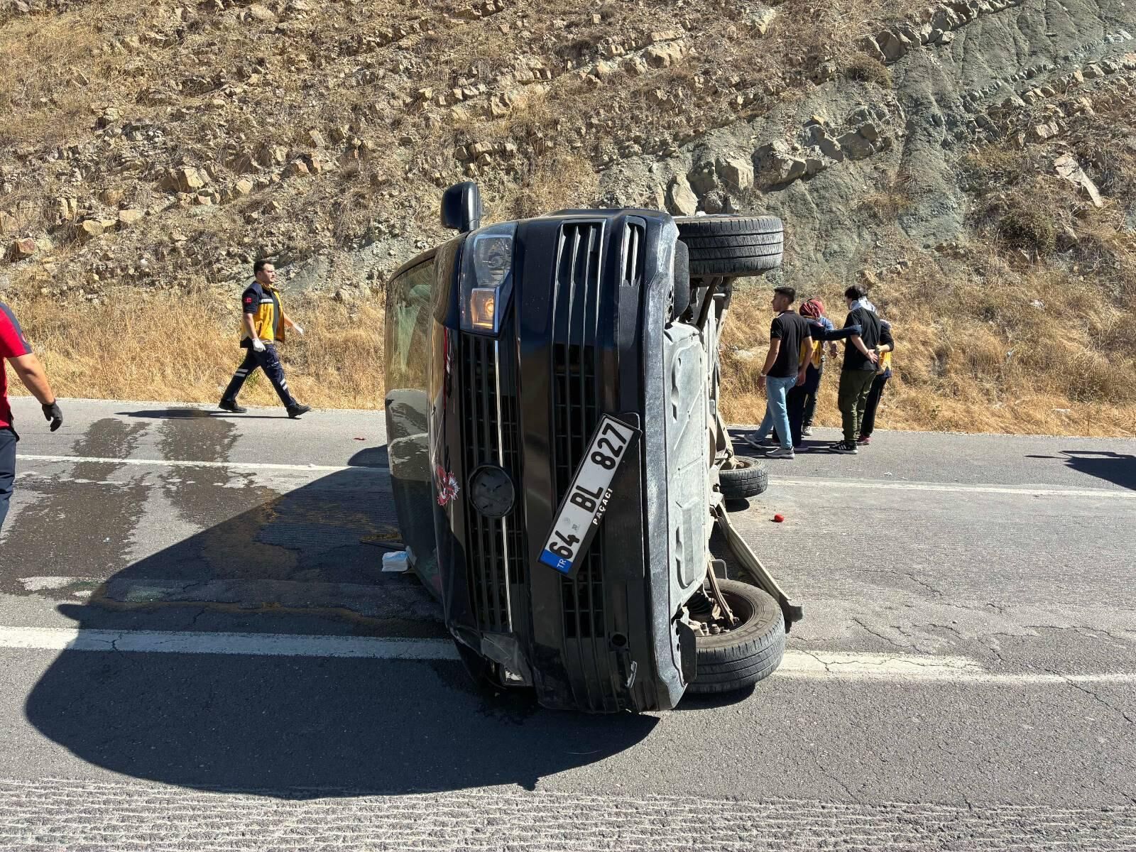 Bilecikte Panelvan Devrildi 3 Yaralı 19065