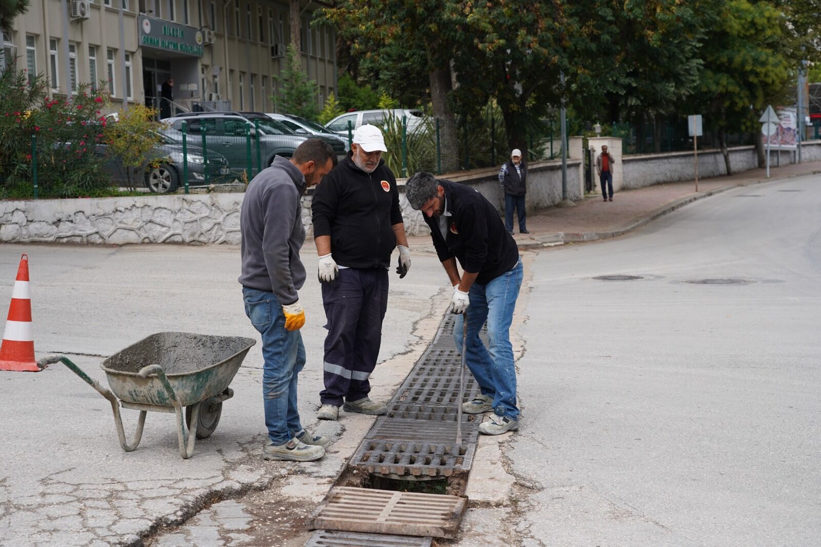 Bilecik’te Yağmur Öncesi Mazgal Mesaisi 19649