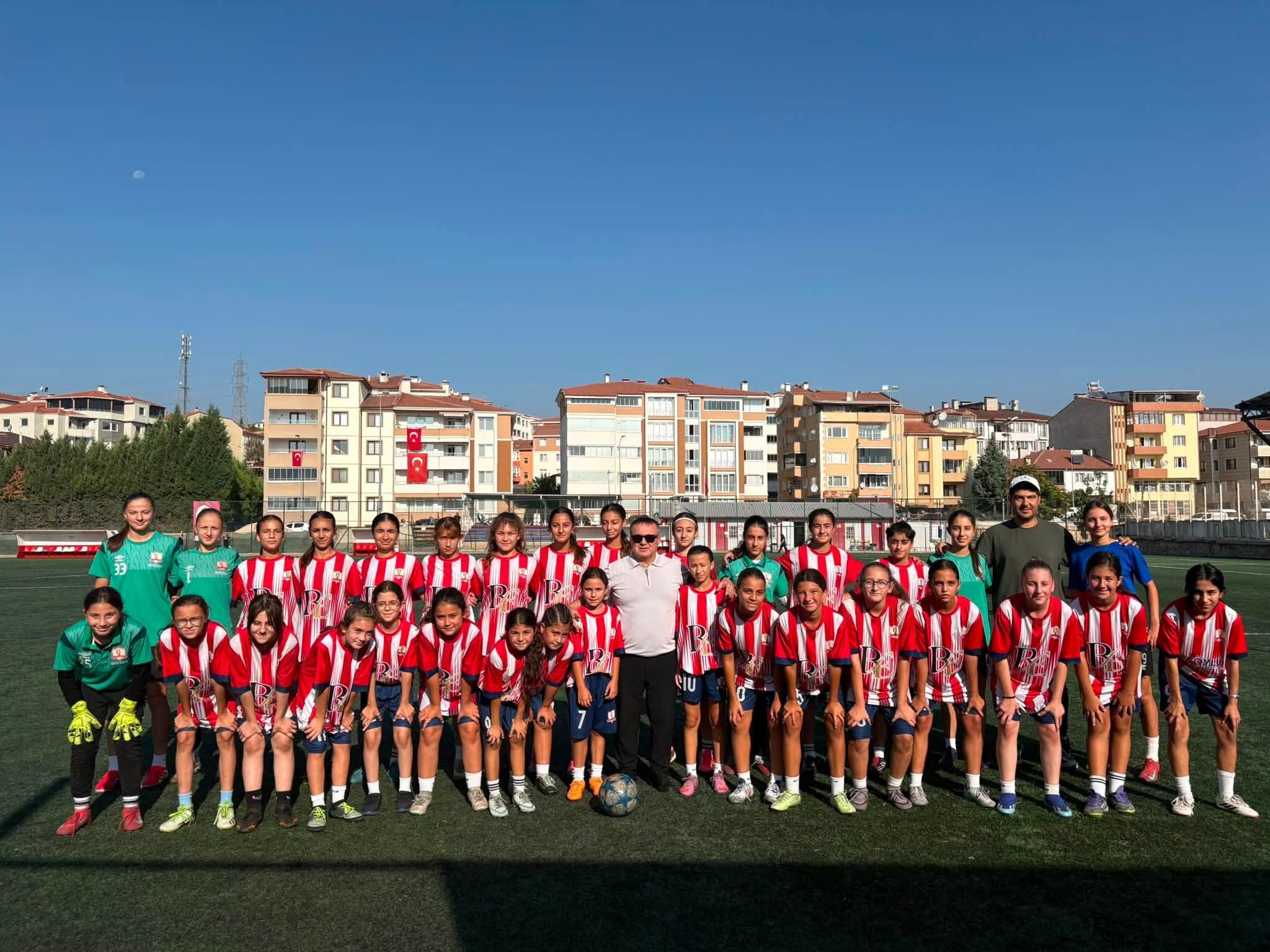 Bilecik’te Yaz Spor Okulları’nda Futbol Heyecanı 18710