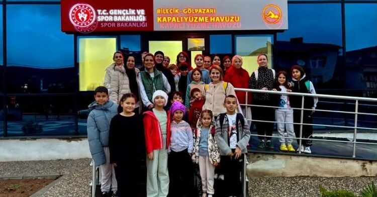 Gölpazarı’nda Aileler Çocuklarıyla Birlikte Kulaç Attı 19784