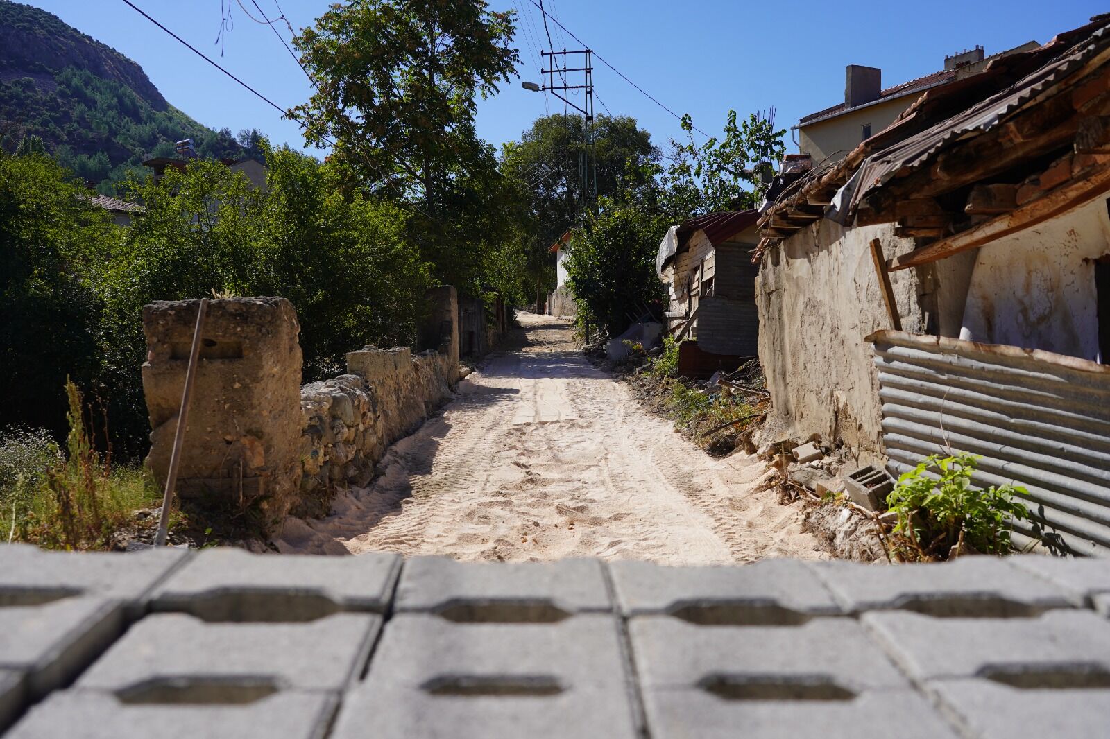 Kayiboyu Mahallesi̇’nde Yollar Yeni̇leni̇yor 19048