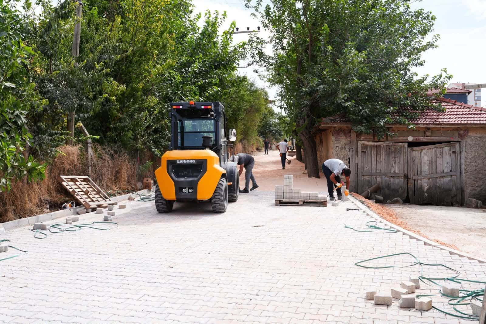 Pelitözü’nde Yollar Kilit Parkeyle Yenileniyor 19290 (1)