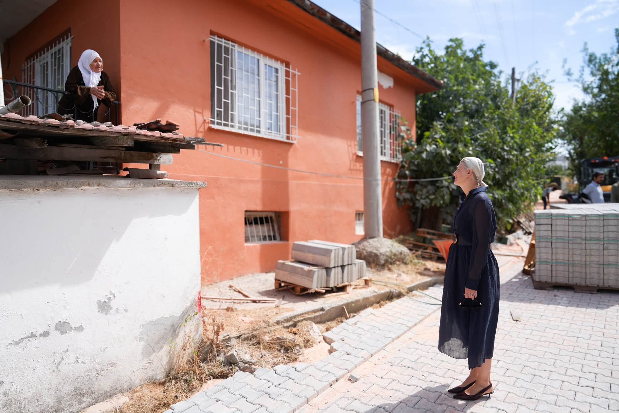 Pelitözü’nde Yollar Kilit Parkeyle Yenileniyor 19292 (1)