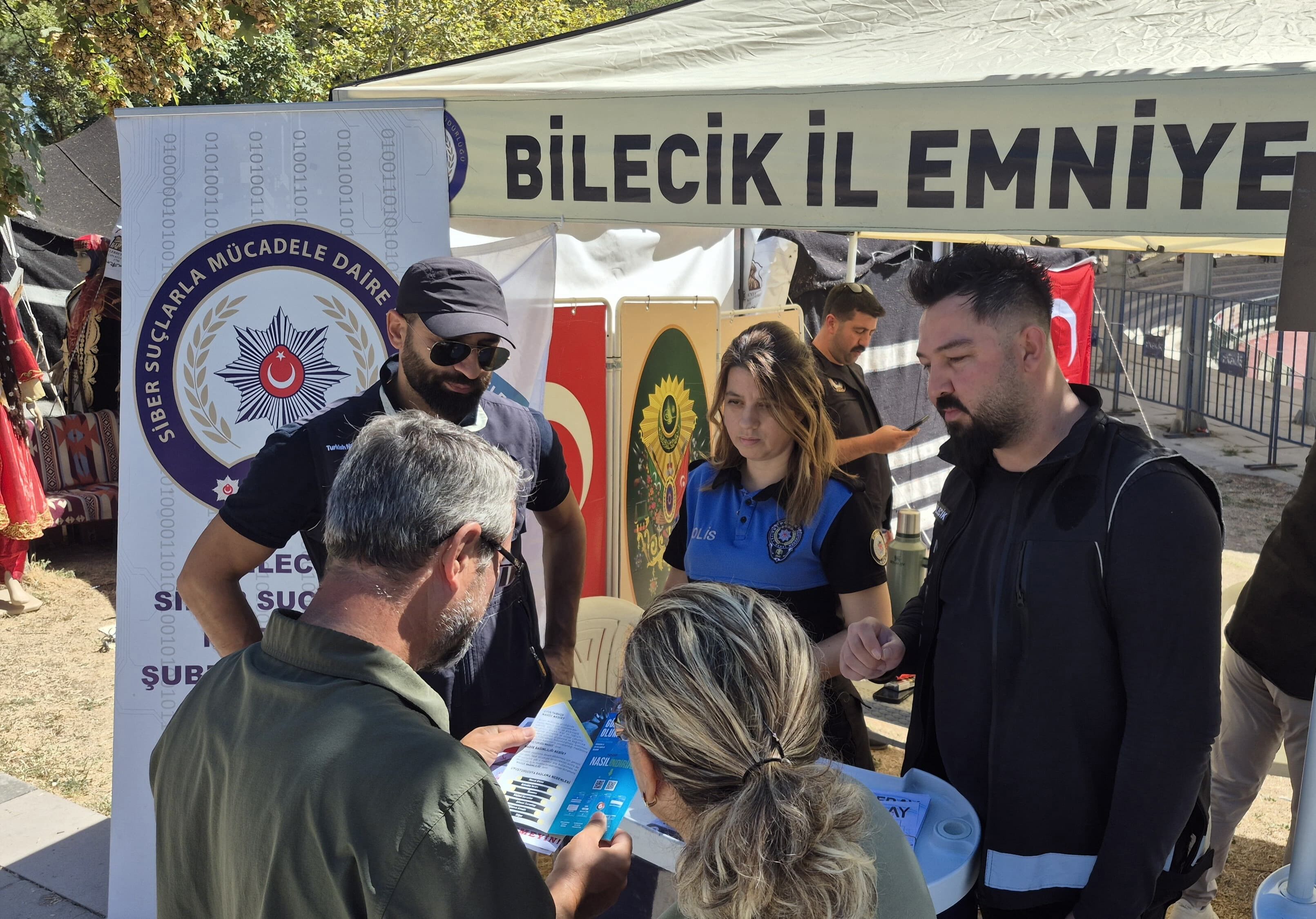 Şenlik Alanında 950 Vatandaşa Güvenlik Bilgilendirmesi 19260
