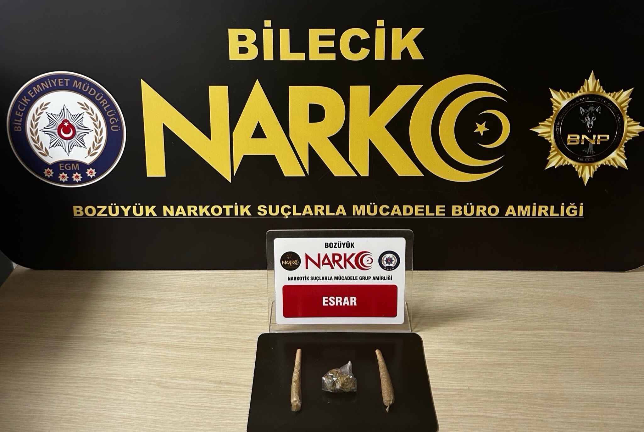 Tütüne Esrar Sardı Yakayı Ele Verdi 18775