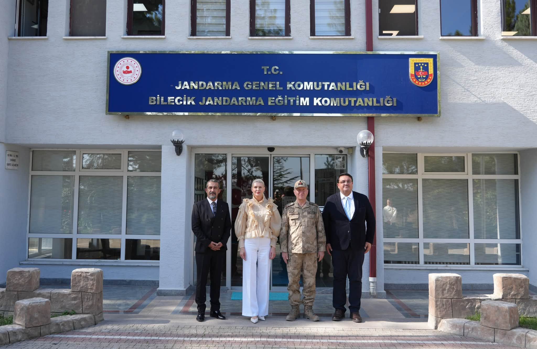 Başkan Subaşı’ndan Jandarma Eğitim Komutanı İlbey’e Ziyaret 20704