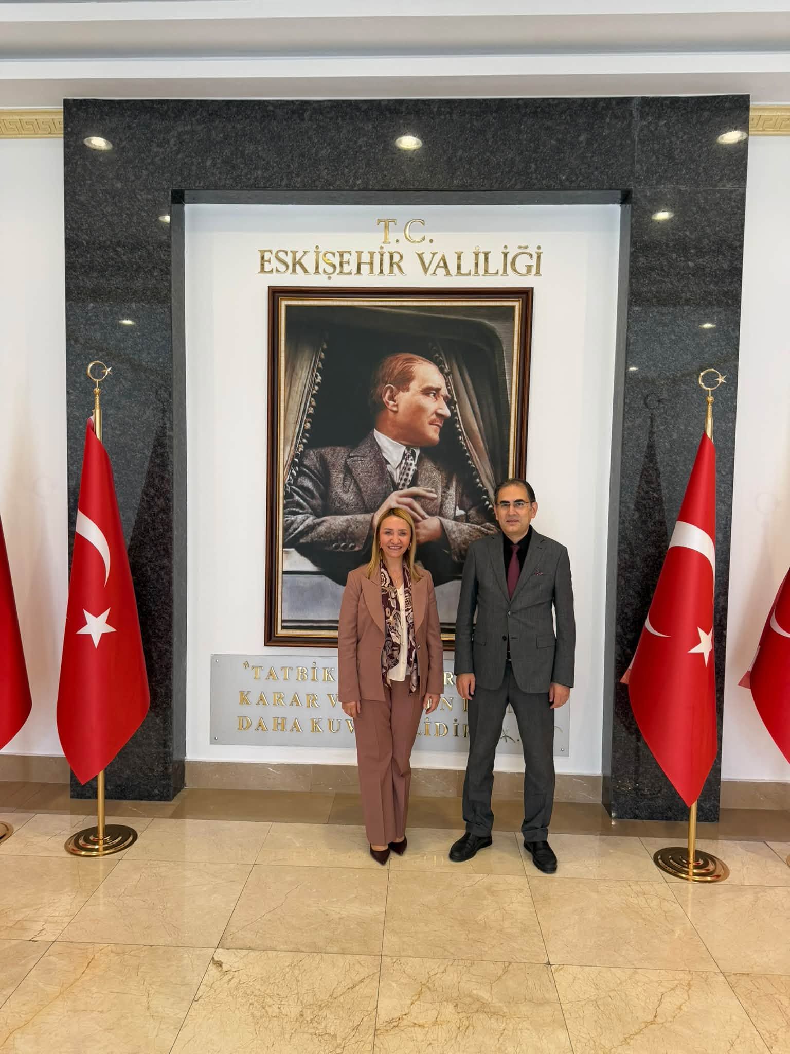 Başkan Zekiye Tekin’den Eskişehir Valisi Erdinç Yılmaz’a Ziyaret 20707