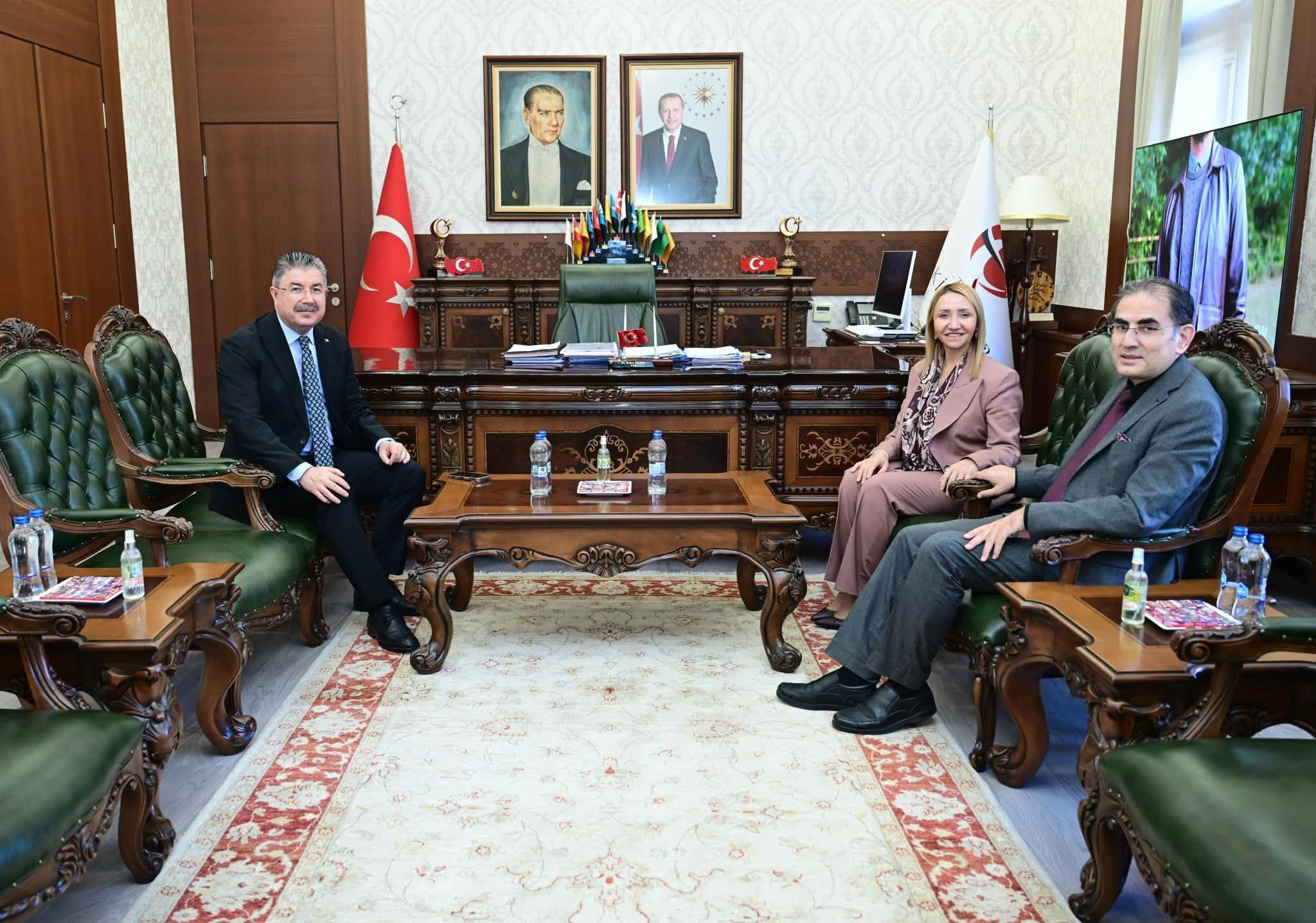 Başkan Zekiye Tekin’den Eskişehir Valisi Erdinç Yılmaz’a Ziyaret 20708