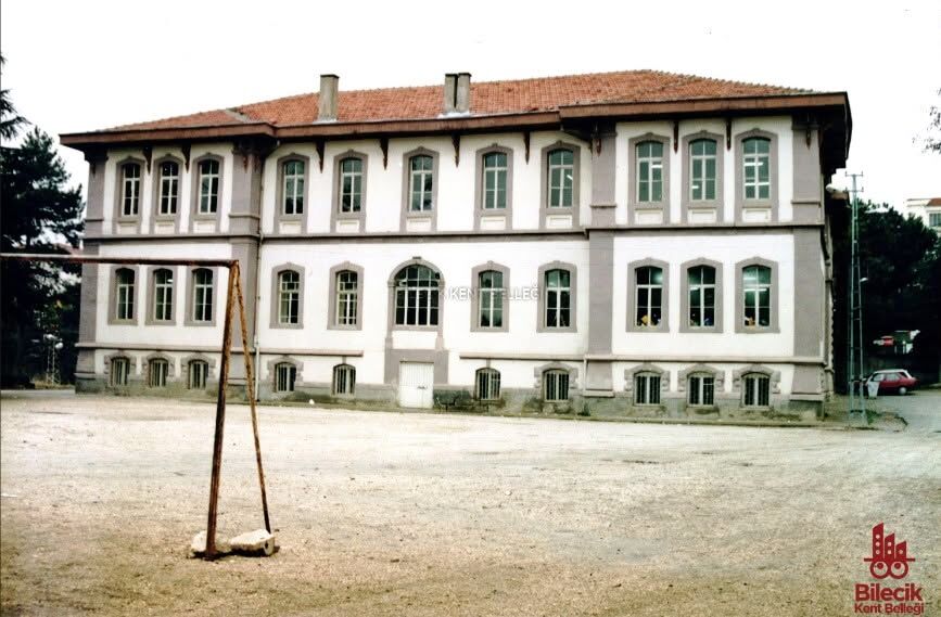 Bilecik Anadolu Lisesi’nin Eski Binasından Bugüne Uzanan Hikâyesi 19827