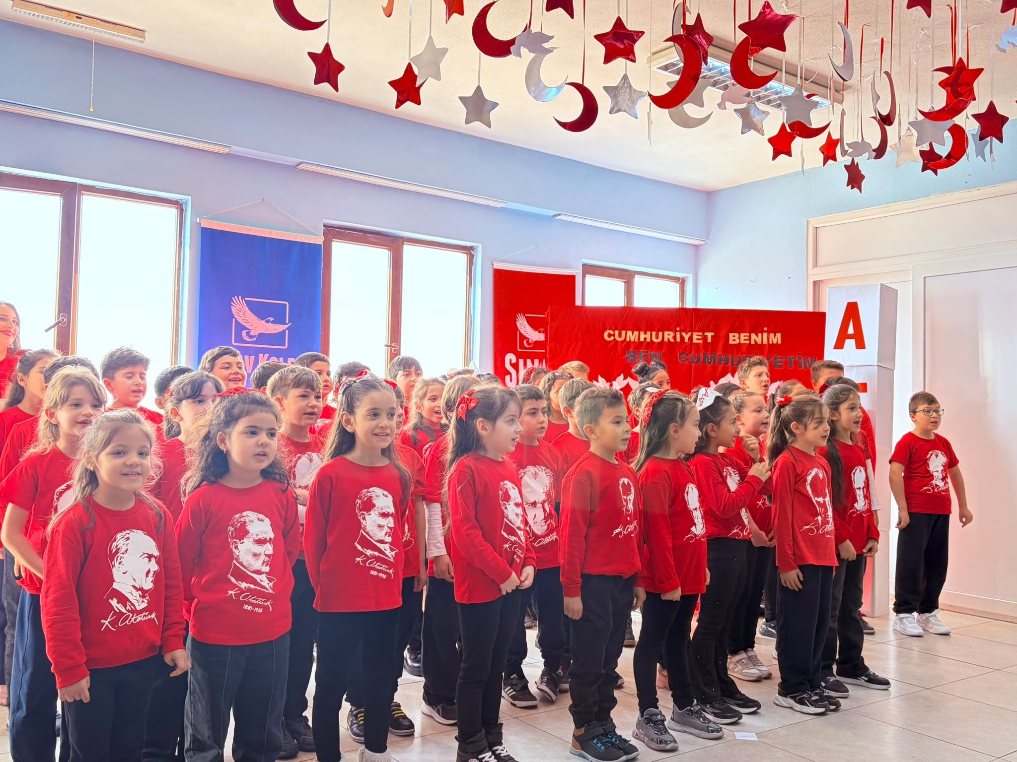 Bi̇leci̇k Sinav Koleji̇nde Cumhuri̇yet Coşkusu Sahneye Taşindi 20960