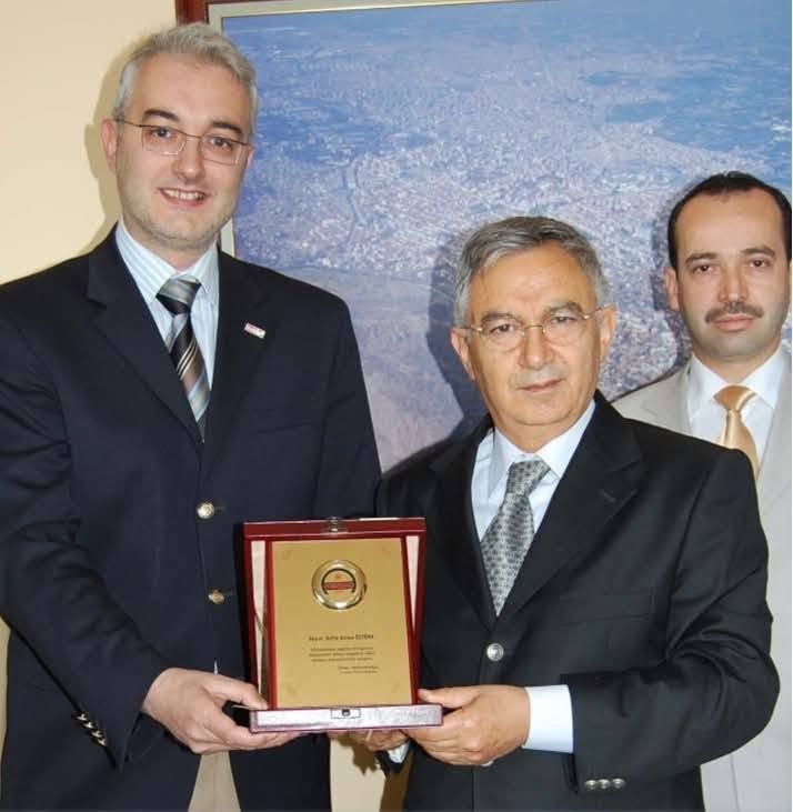 Bilecik’in Unutulmayan Valisi Refik Arslan Öztürk Makamı Değil, Gönülleri Kazandı 20468