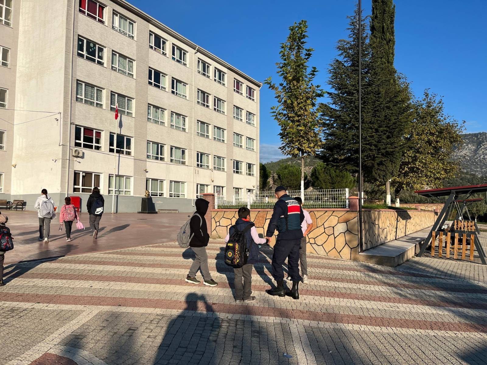 Bilecik’te 20 Okul Çevresinde Güvenlik Denetimi 20640