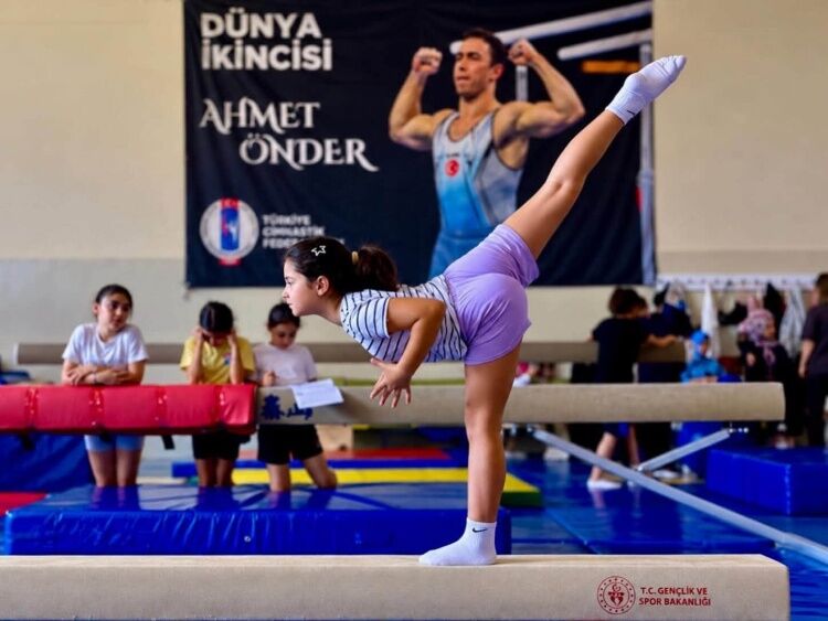 Bilecik’te Amatör Spor Haftası Coşkusu Cimnastikçiler Yeteneklerini Sergiledi 20291