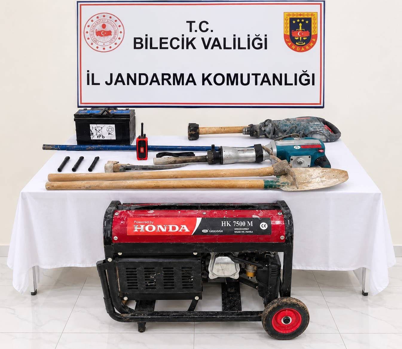 Bilecikte Define Avı Yarım Kaldı! 20999