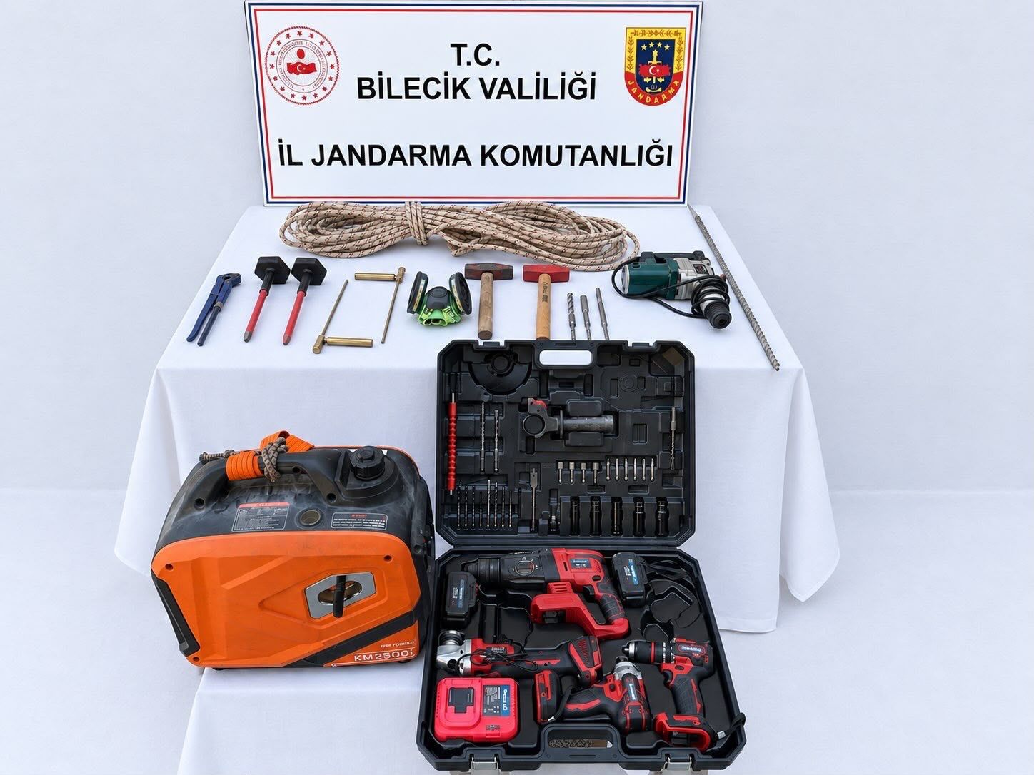 Bilecikte Kaçak Kazıya Suçüstü! 20279