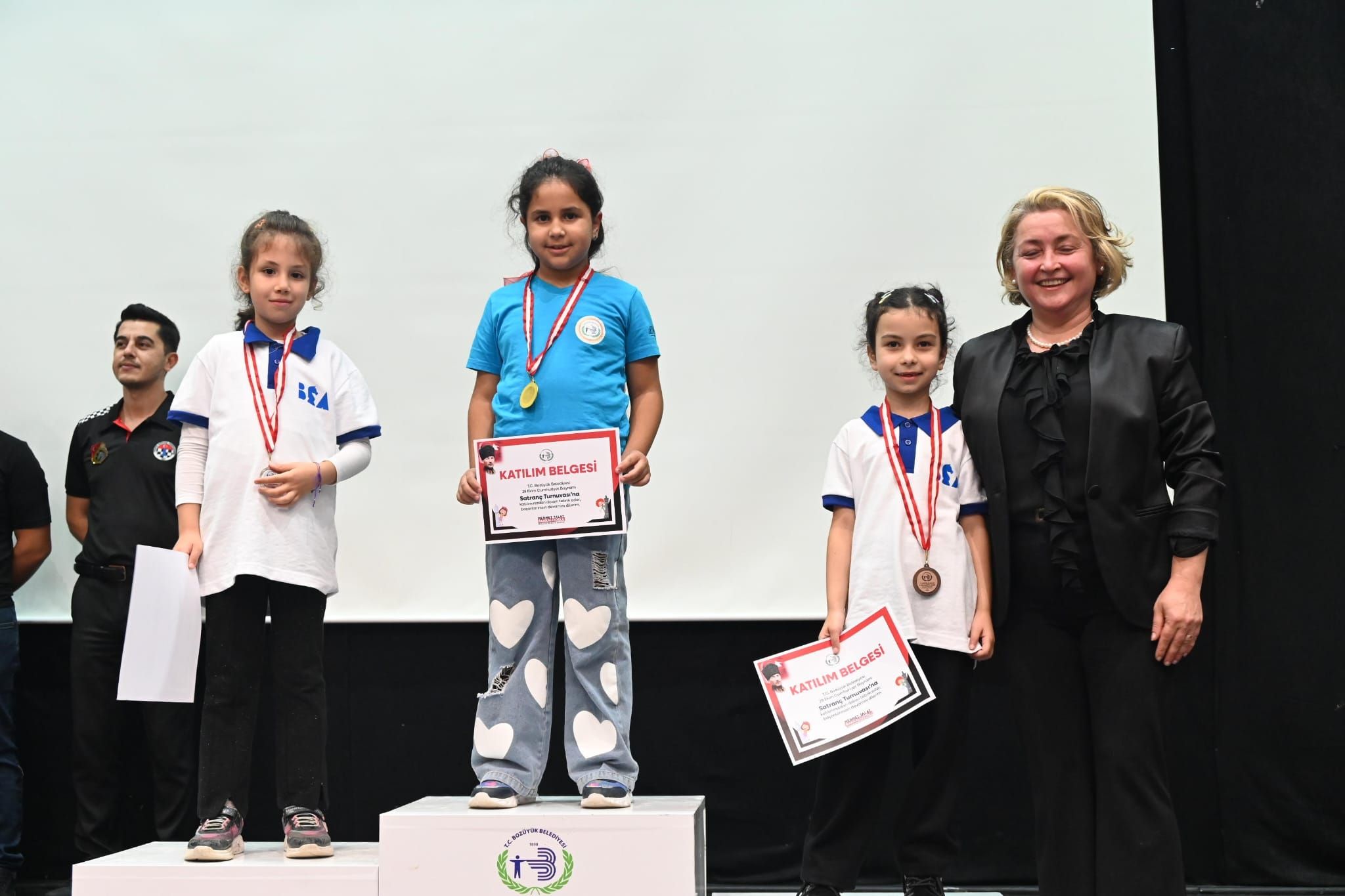 Bozüyük’te 64 Karede Cumhuri̇yet Heyecani 20987