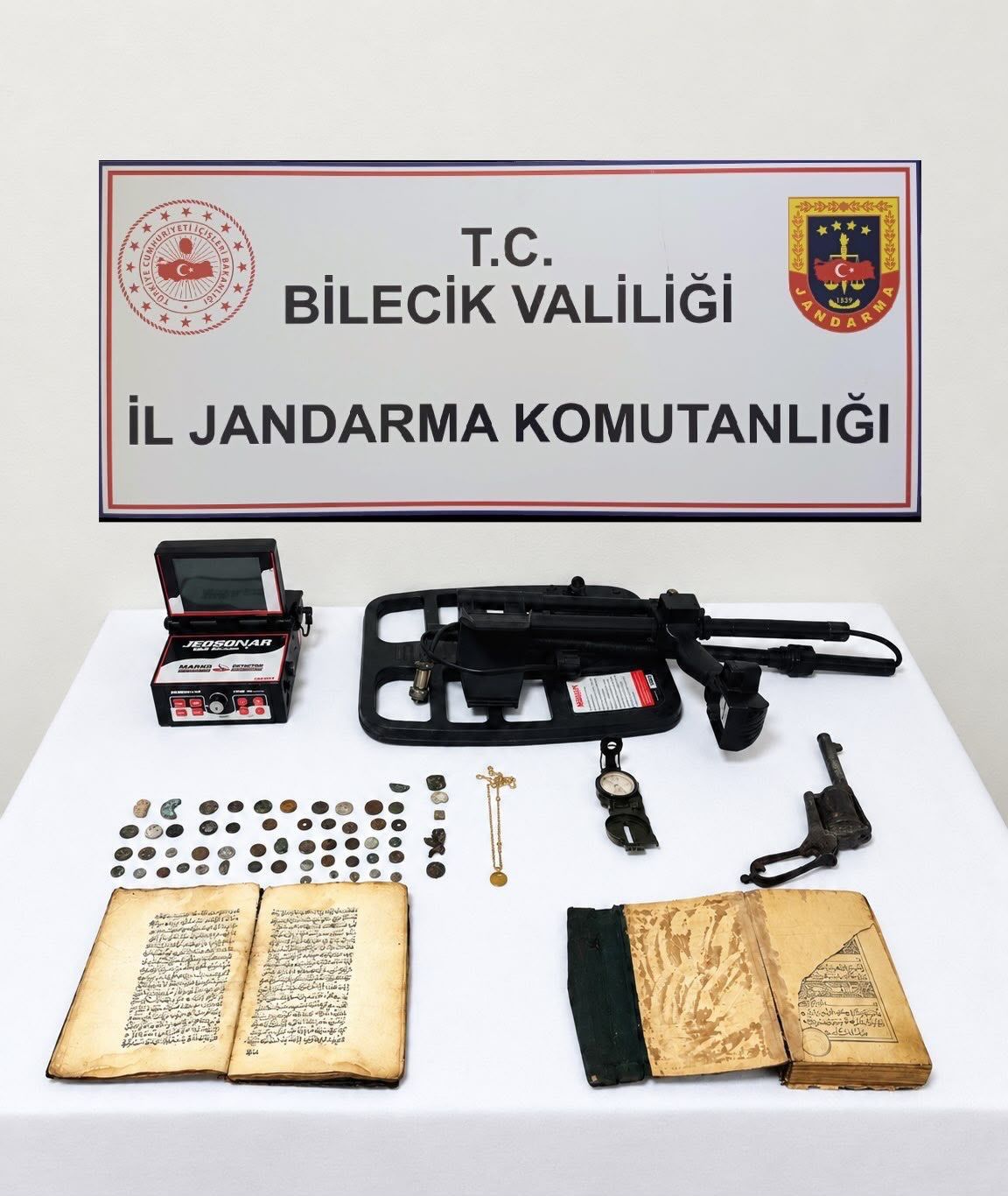Çok Sayıda Tarihi Eser Ele Geçirildi 20650