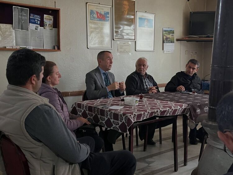 İl Müdürü Ayvalık, Kızıldamlar’da Üreticilerle Buluştu 19927