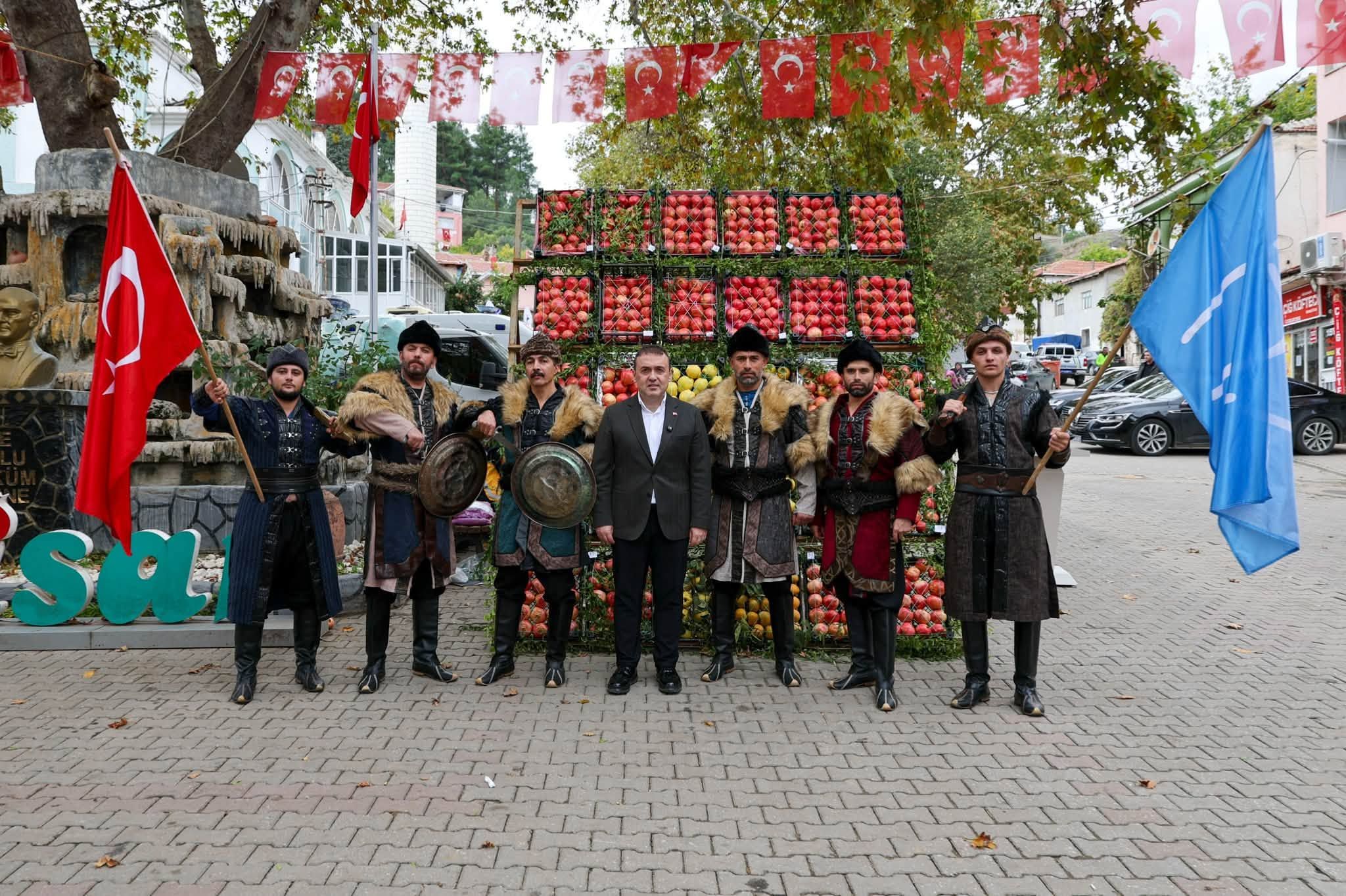 İnhi̇sar’da Nar Bereketi̇ Festi̇valle Taçlandi! 21006