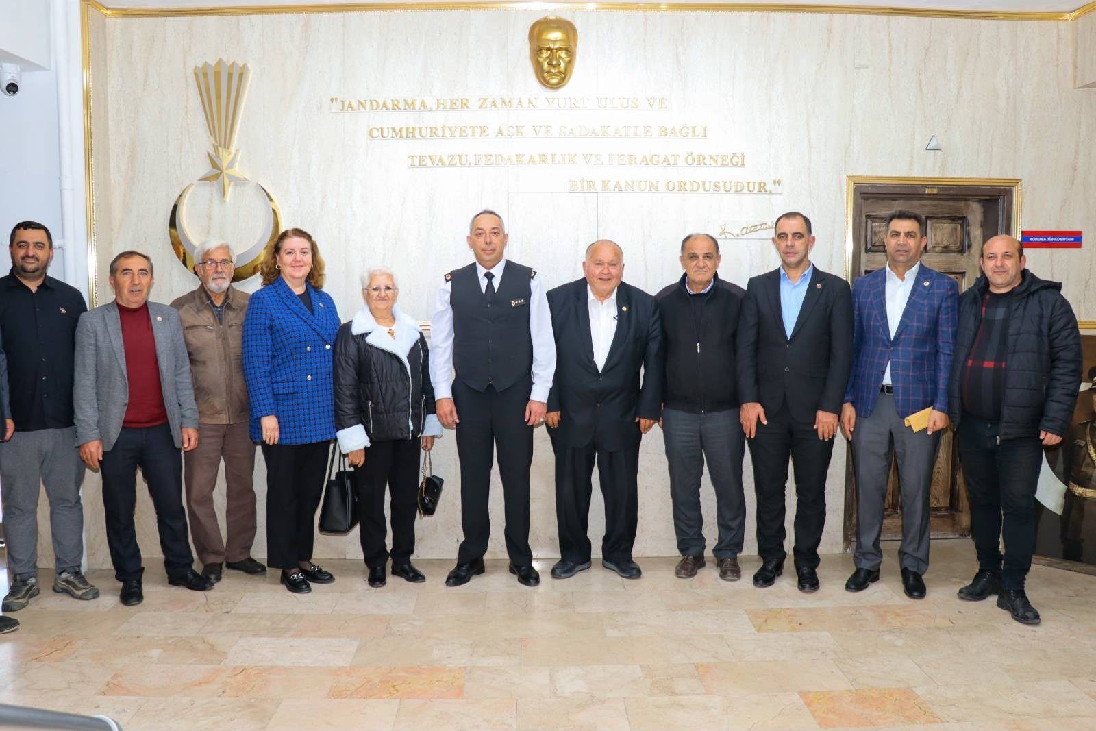 Jandarmadan Muhtarlara Özel Kutlama 20635