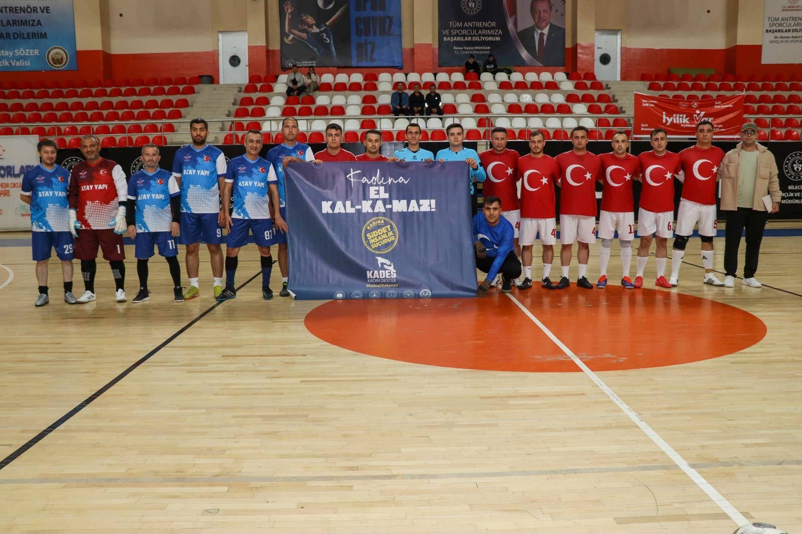 Jandarmadan Sahada Anlamlı Mesaj “Kadına El Kalkamaz” 20433